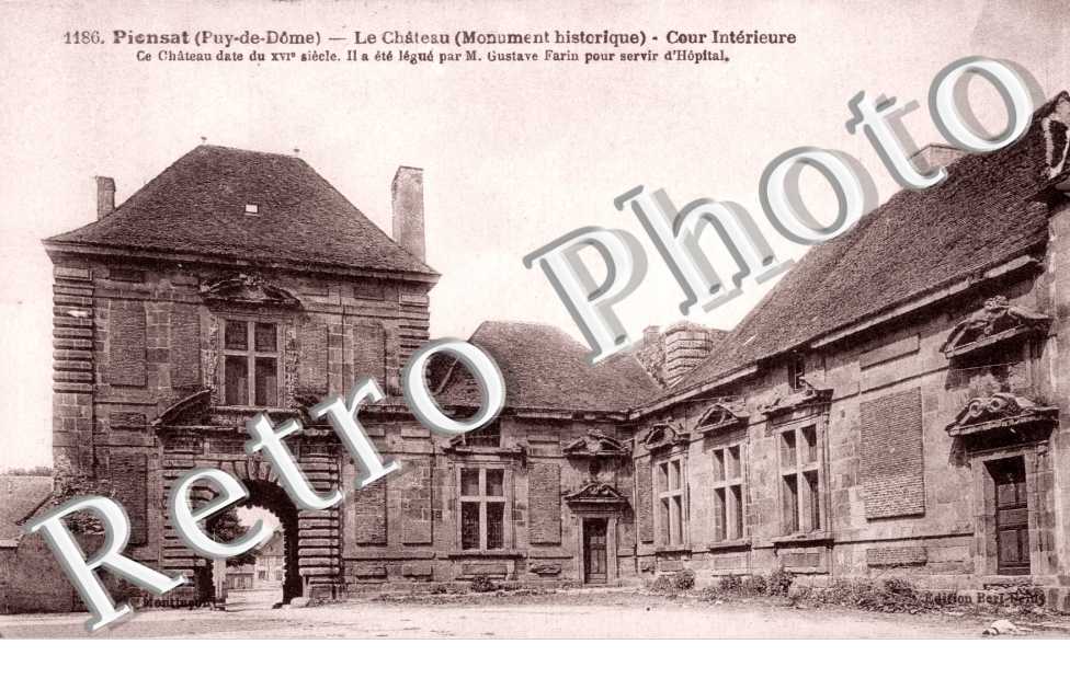 Chateau, cour interieur