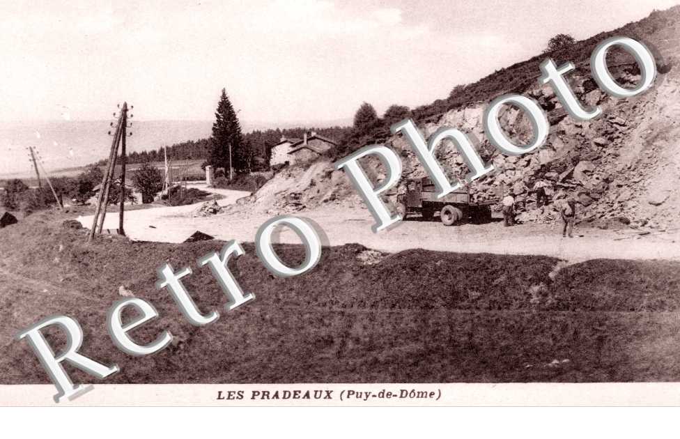 camion chargeant des pierres