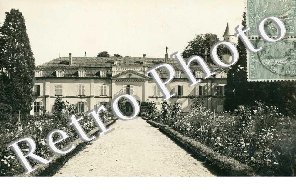 chateau de Montpeyroux