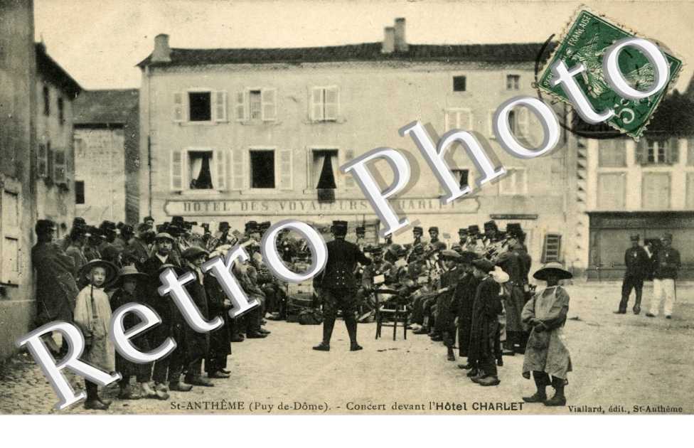 Concert devant l'hotel Charlet