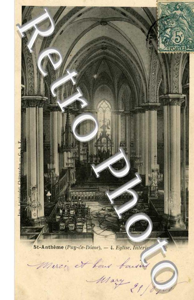 Interieur de l'eglise