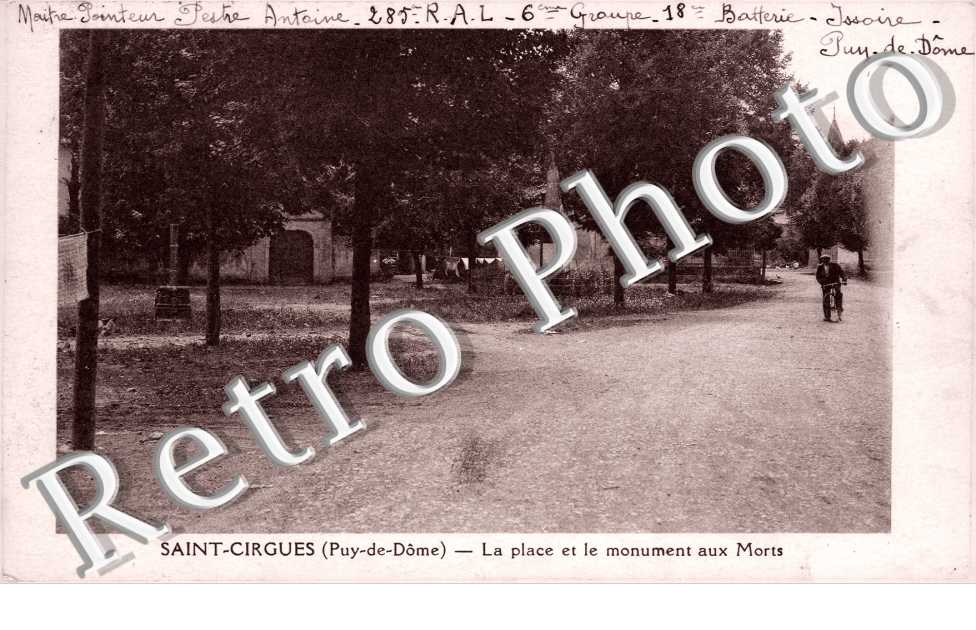la place et le monument aux morts
