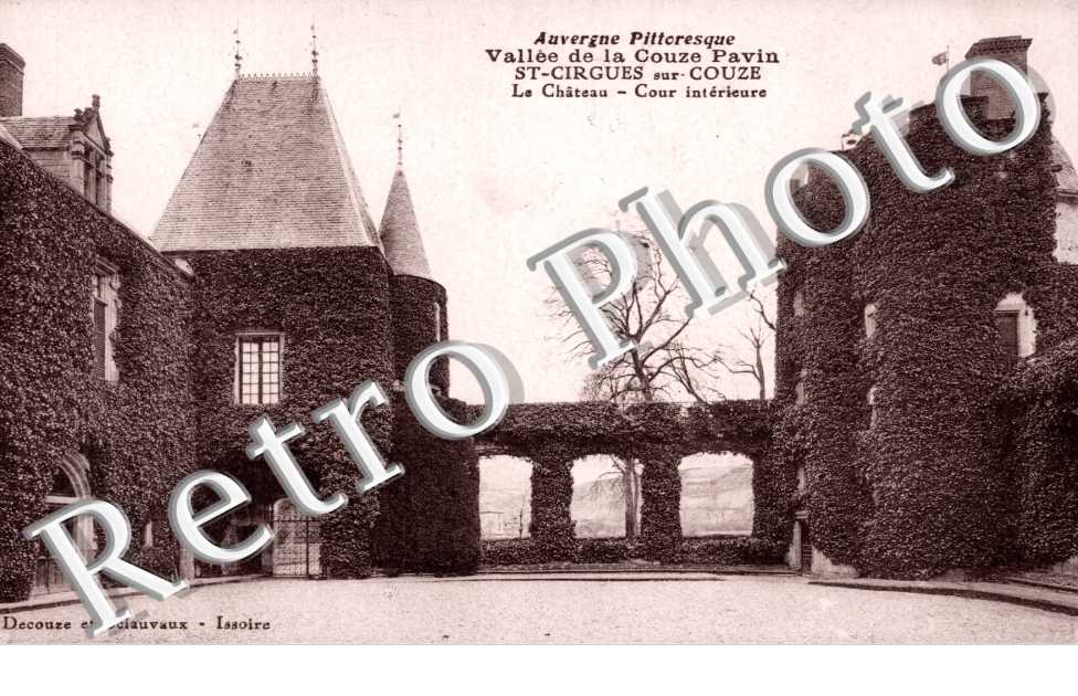 le chateau, cour interieure
