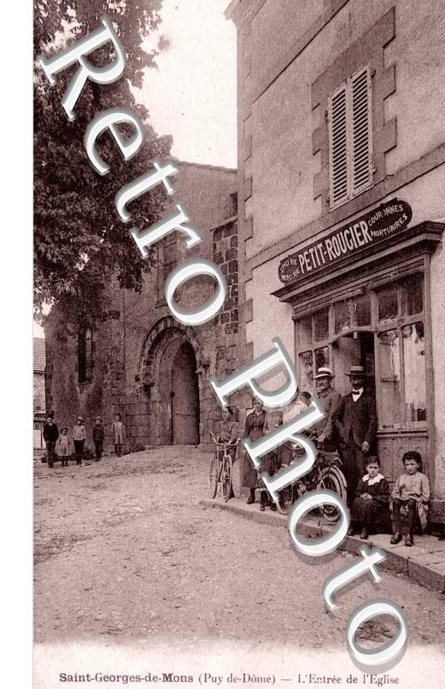 l'entree de l'eglise