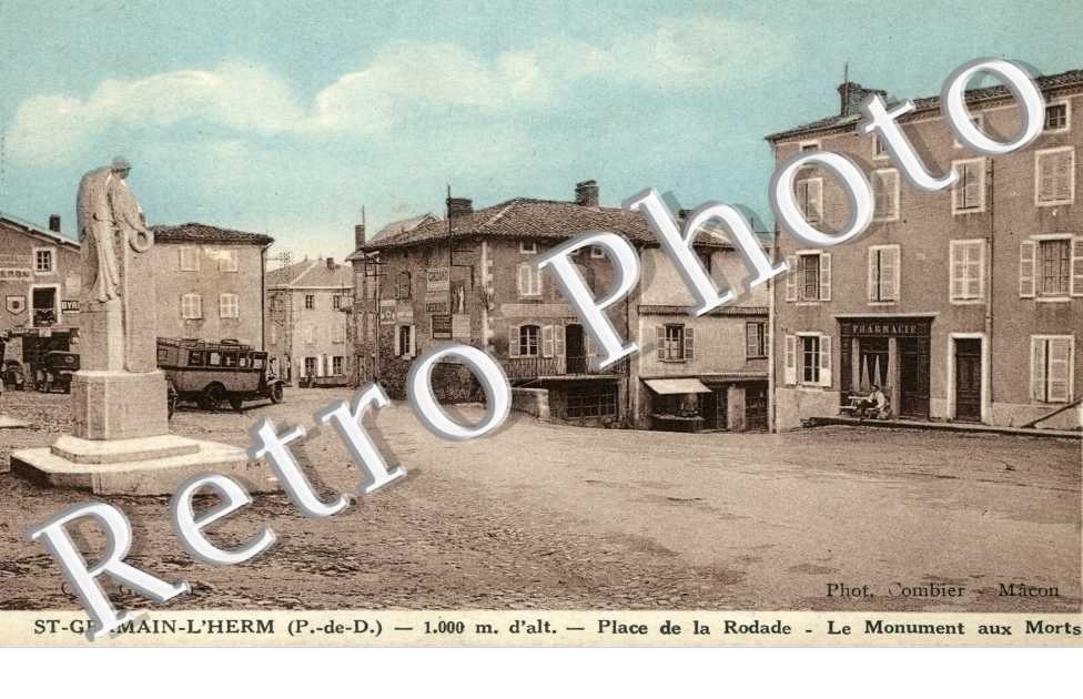 Place de la Rodade, le monument aux morts