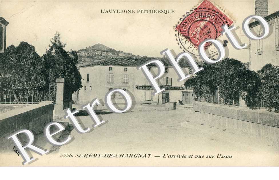 L'arrivée et vue sur Usson