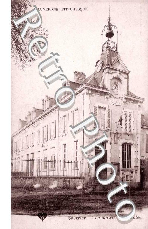  La Mairie et les Ecoles