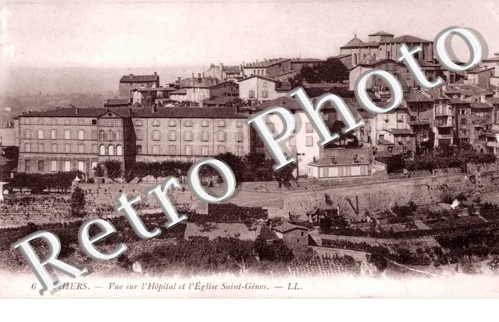 vue sur l'Hopital et l'Eglise saint Genes