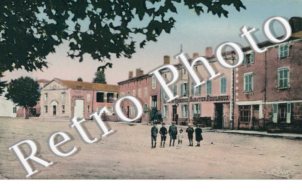 place Clemenceau, l'hotel des postes et le marche