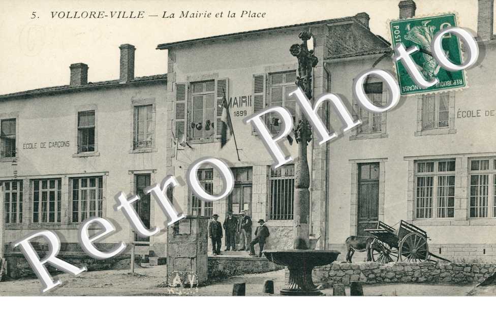 la Mairie et la Place