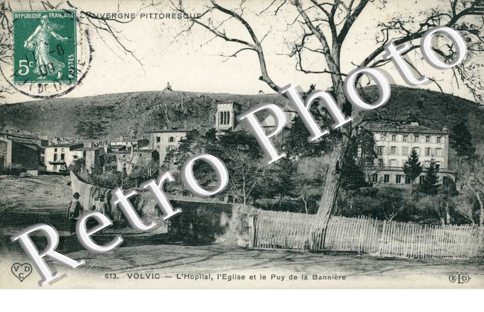 Hopital, eglise et le Puy de la Banniere