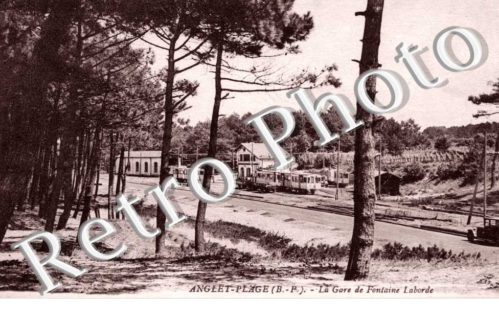 La gare et la fontaine Laborde