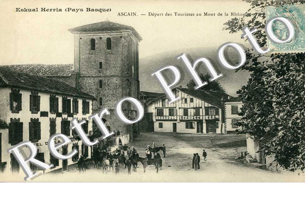 Depart des touristes au mont de la Rhune