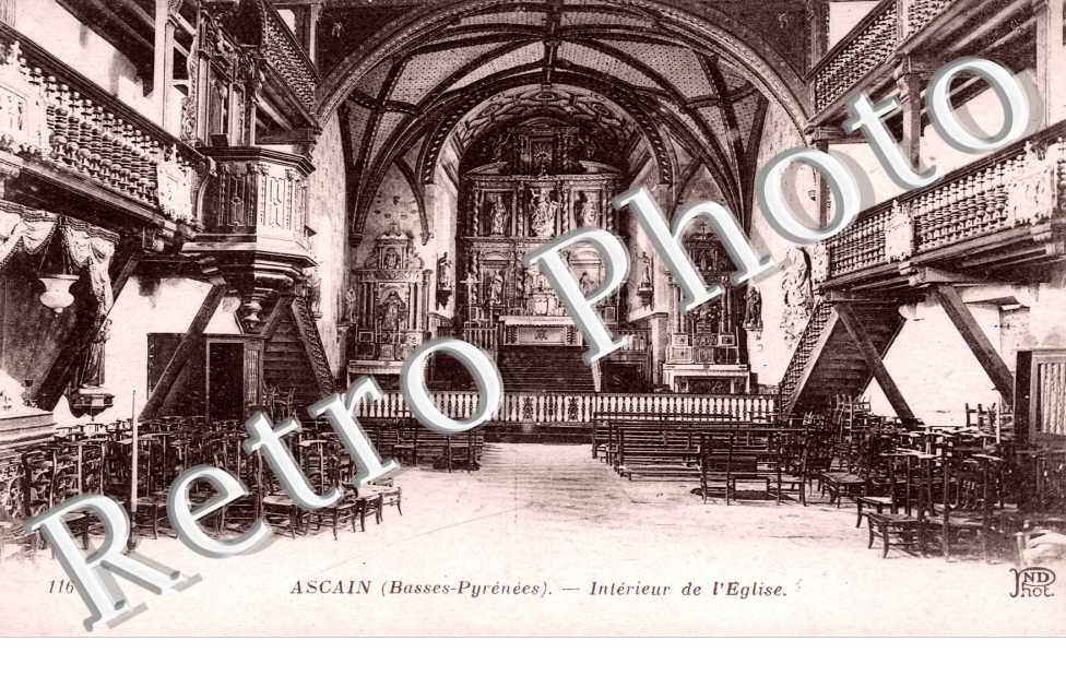 Interieur de l'eglise
