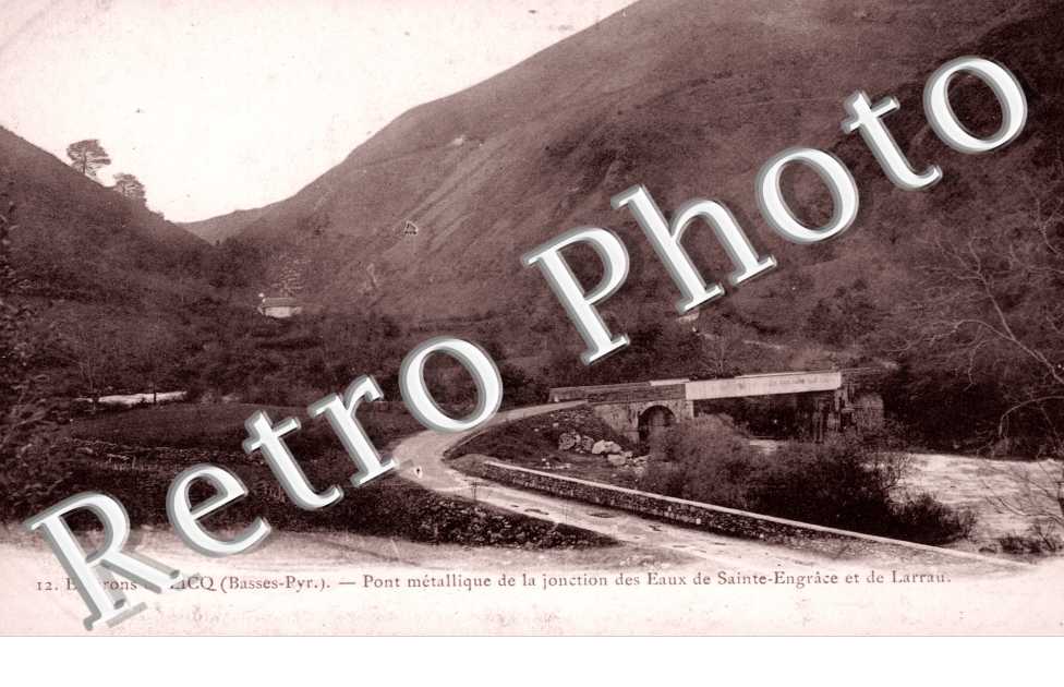 Pont metallique de la jonction des eaux de Sainte-Engrace et de Larrau