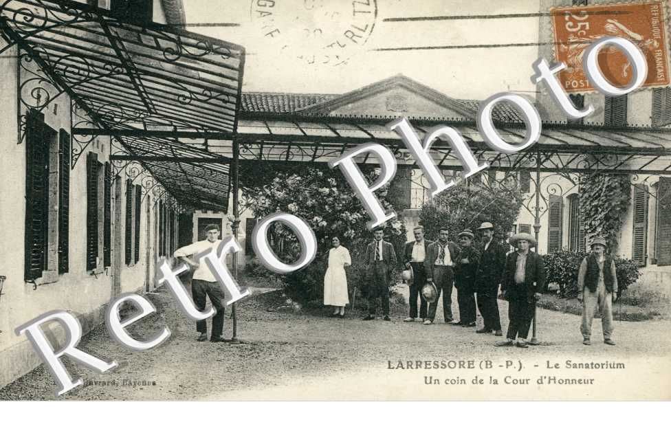Le Sanatorium - un coin de la cour d'honneur