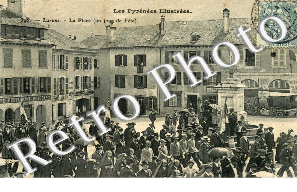 La Place un jour de Fete