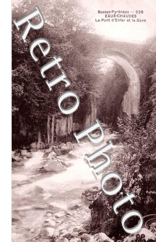 Eaux-Chaudes - le pont d'Enfer et le Gave