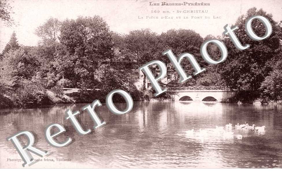 Piece d'eau et le Pont du Lac