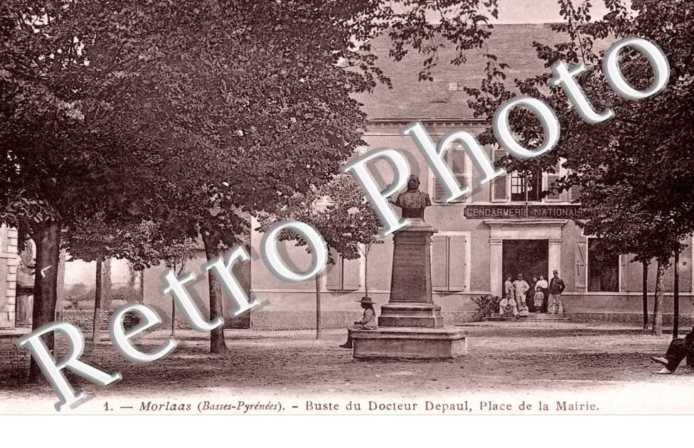 Place de la Mairie et Buste du Docteur Depaul