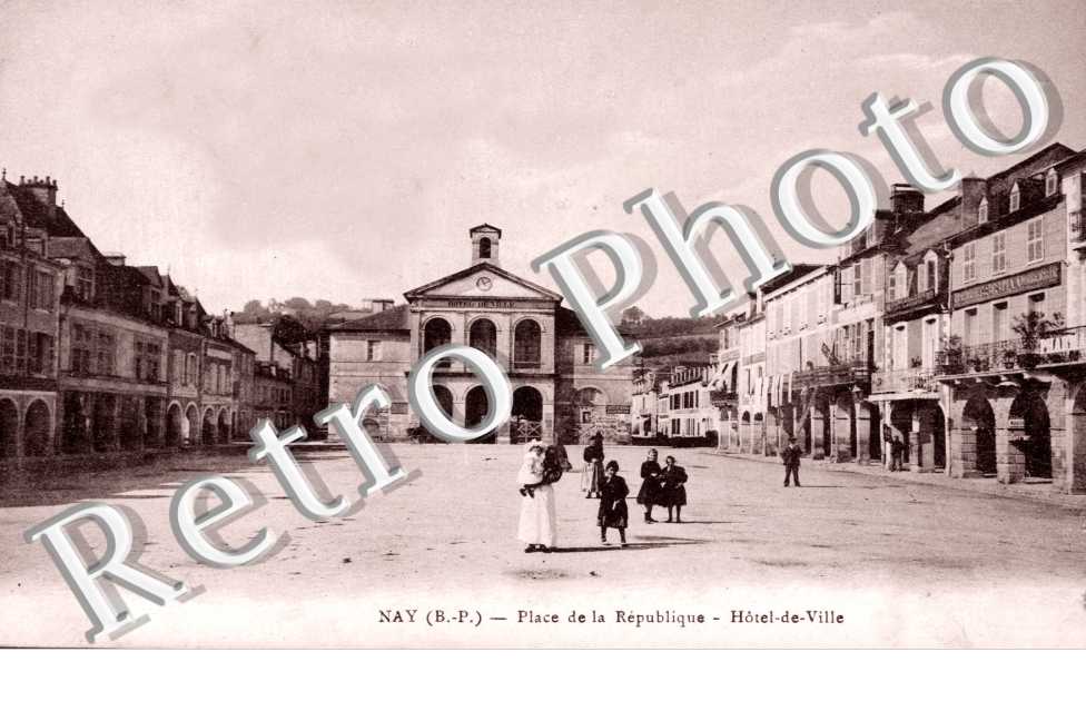 Place de la Republique, Hotel de Ville