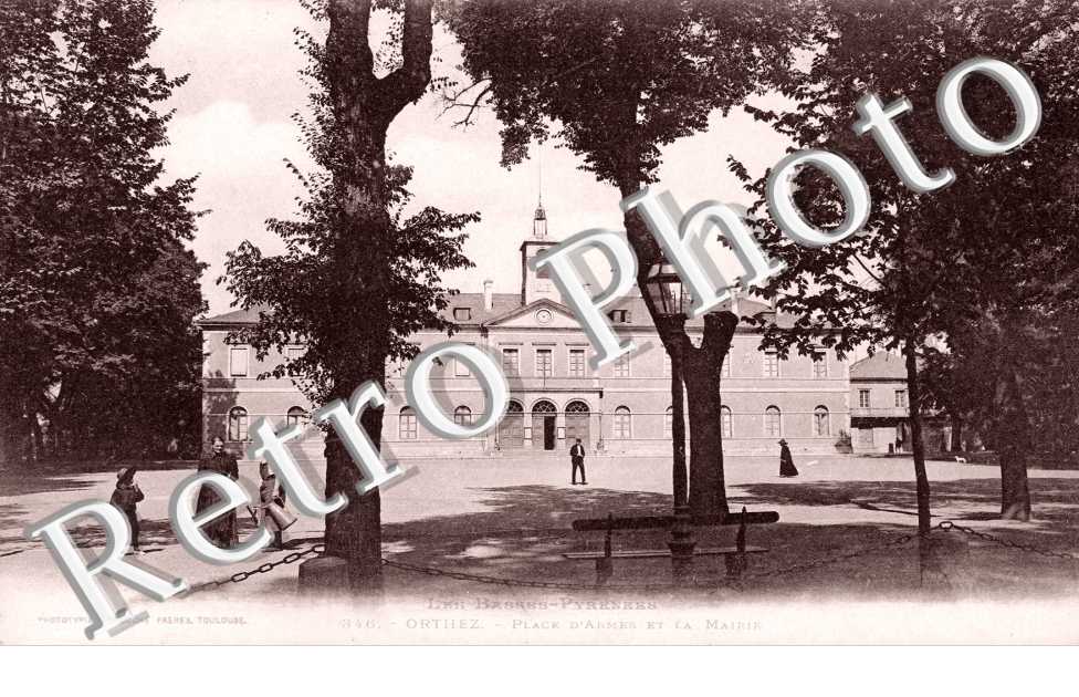Place d'Armes et la Mairie