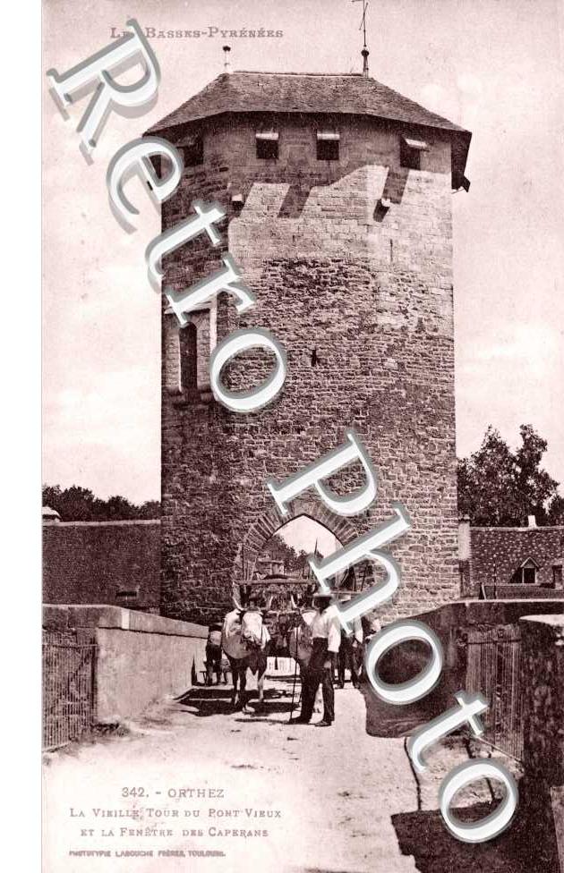Vieille Tour du Pont Vieux et Fenetre des Caperans