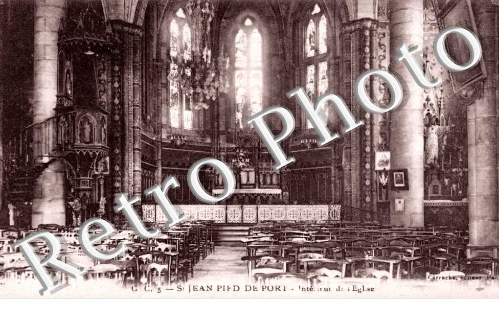 Interieur de l'eglise