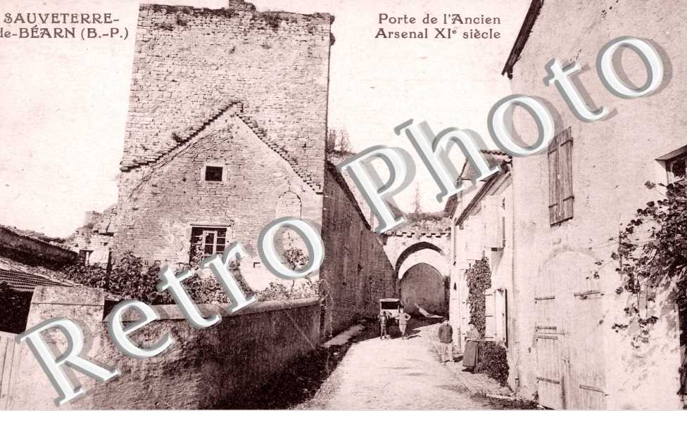 Porte de l'ancien arsenal XIe s