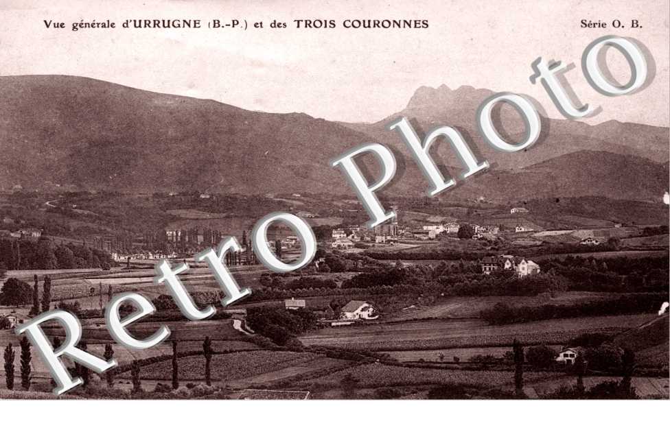 vue generale d'Urrugne et des Trois Couronnes