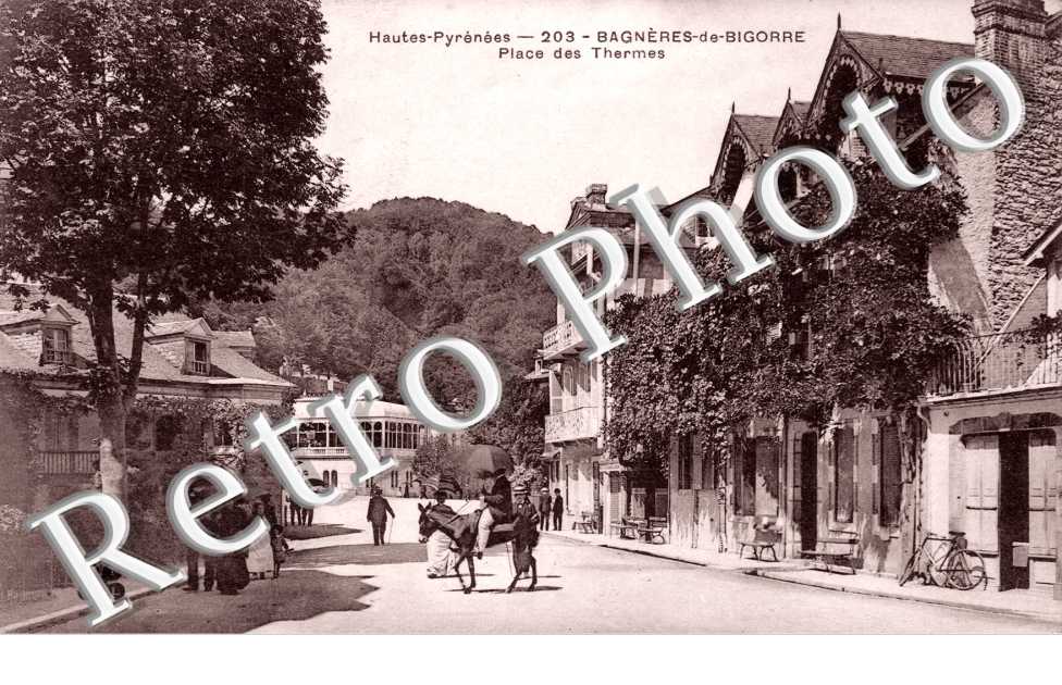 Bagneres-de-Bigorre, Place des Thermes