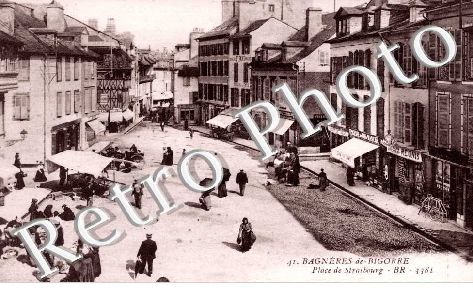 Bagneres-de-Bigorre, Place de Strasbourg