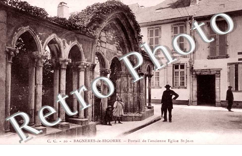 Bagneres-de-Bigorre, Portail de l'ancienne Eglise Saint-Jean
