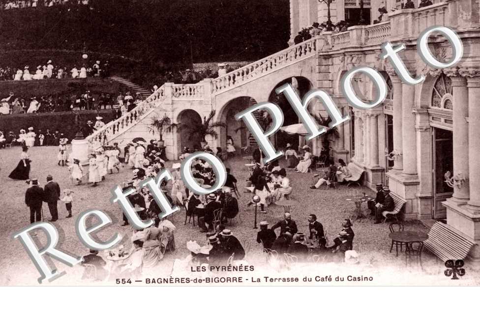 Bagneres-de-Bigorre, la Terrasse du Cafe du Casino