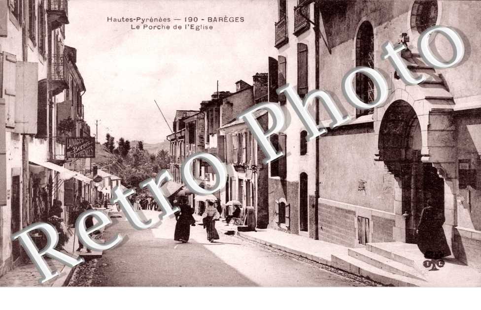 Le Porche de l'Eglise