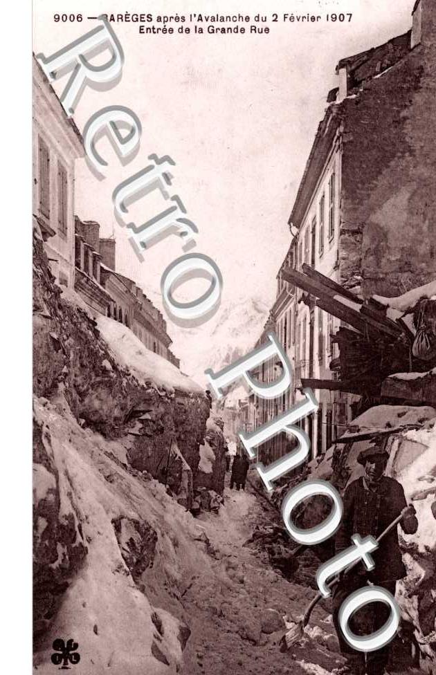 L'entree de la Grande Rue apres l'avalanche du 2 fevrier 1907