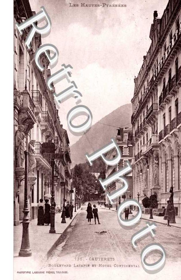 Boulevard Latapie et Hotel Continental