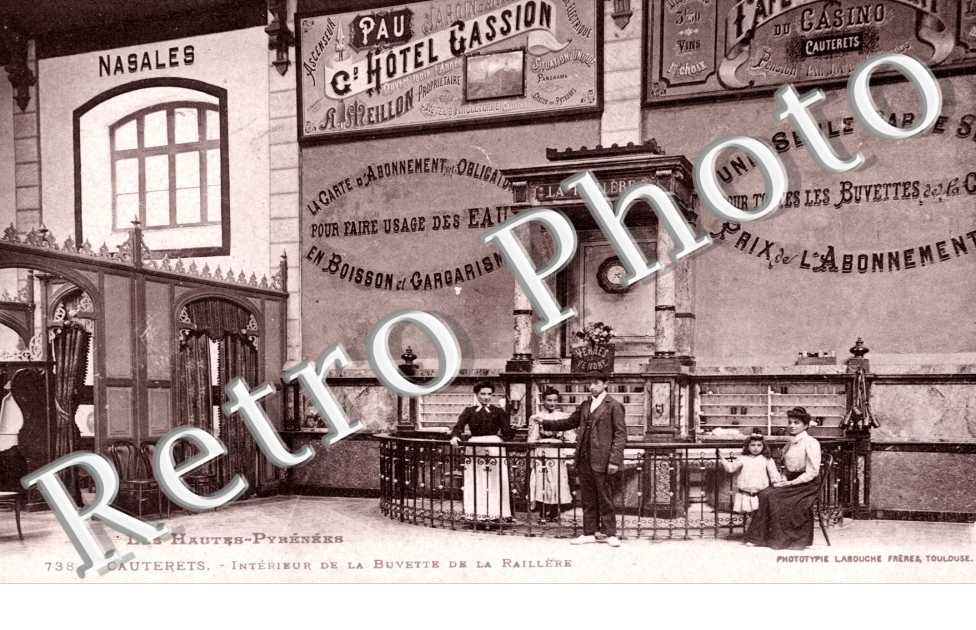 Interieur de la Buvette de la Raillere