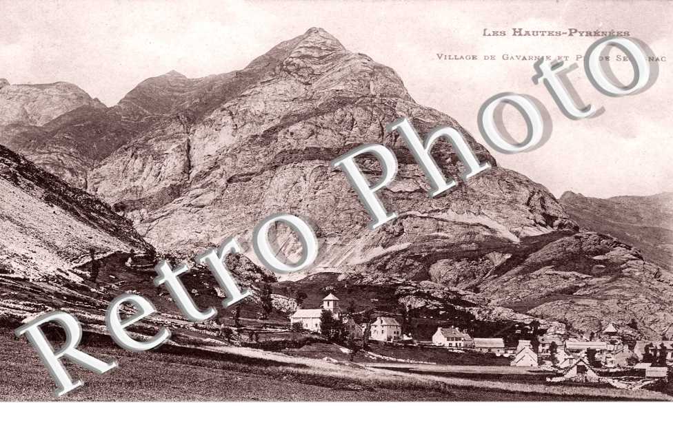 Village de Gavarnie et Pic de Sectugnac