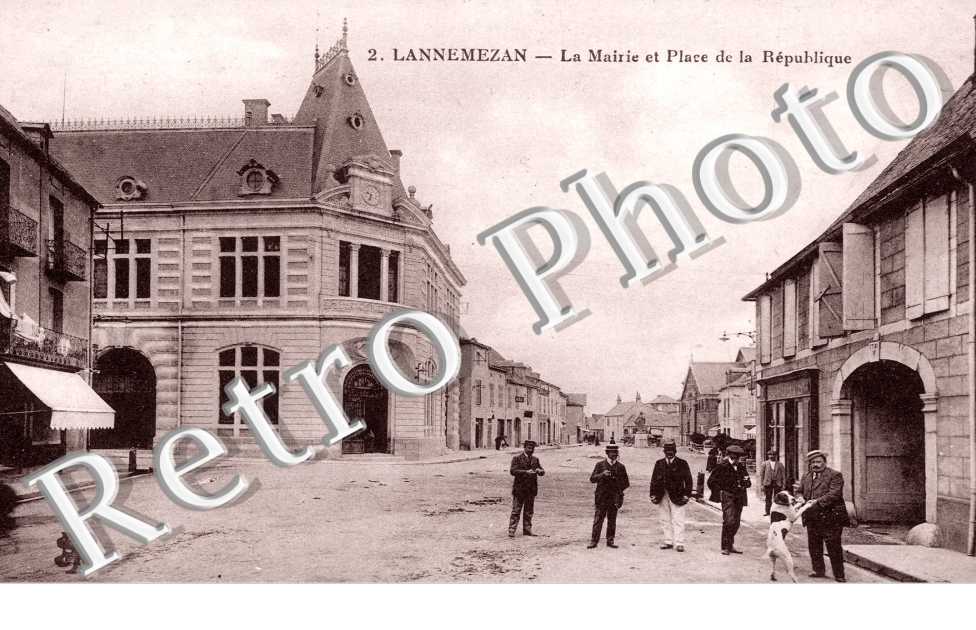 la Mairie et la Place de la Republique