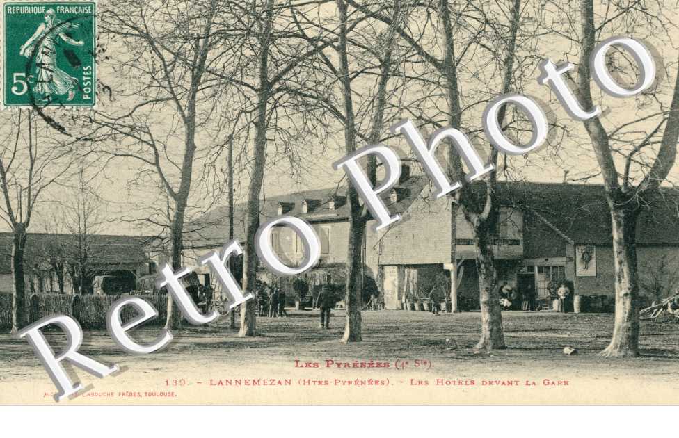 les Hotels devant la Gare