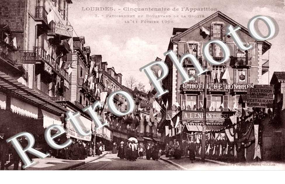 Pavoisement du Boulevard de la Grotte le 11 Fevrier 1908
