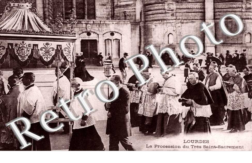 la Procession du Tres Saint-Sacrement