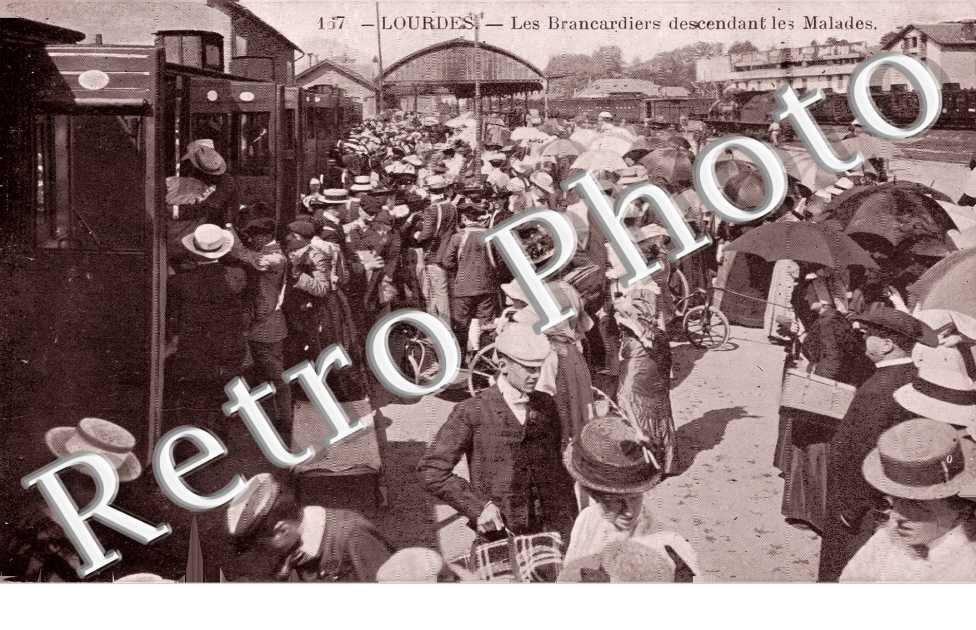 Les brancadriers descendant les malades