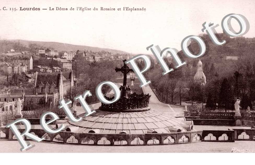 le dome de l'Eglise du Rosaire et l'Esplanade