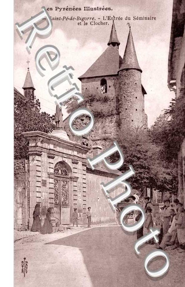 Entree du Seminaire et le Clocher
