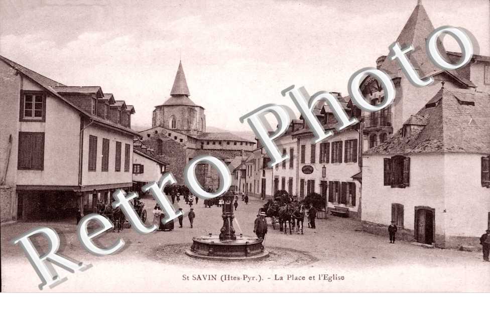 La place et l'eglise