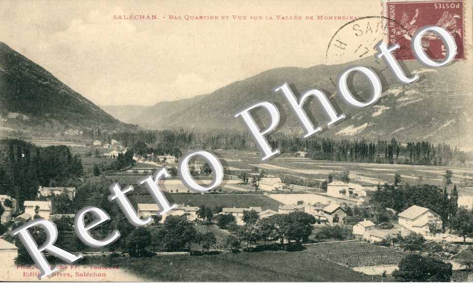 Bas Quartier et Vue sur la Vallee de Montrejean