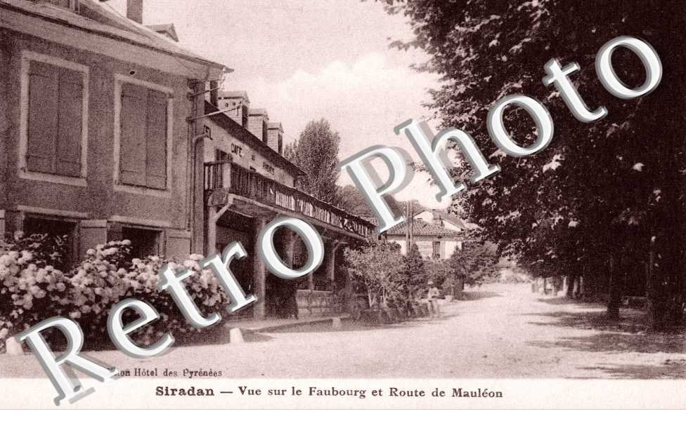 Vue sur le faubourg et route de Mauleon