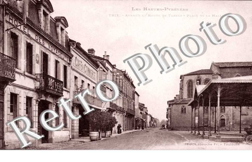 l'Avenue et la Route de Tarbes, la Place de la Halle